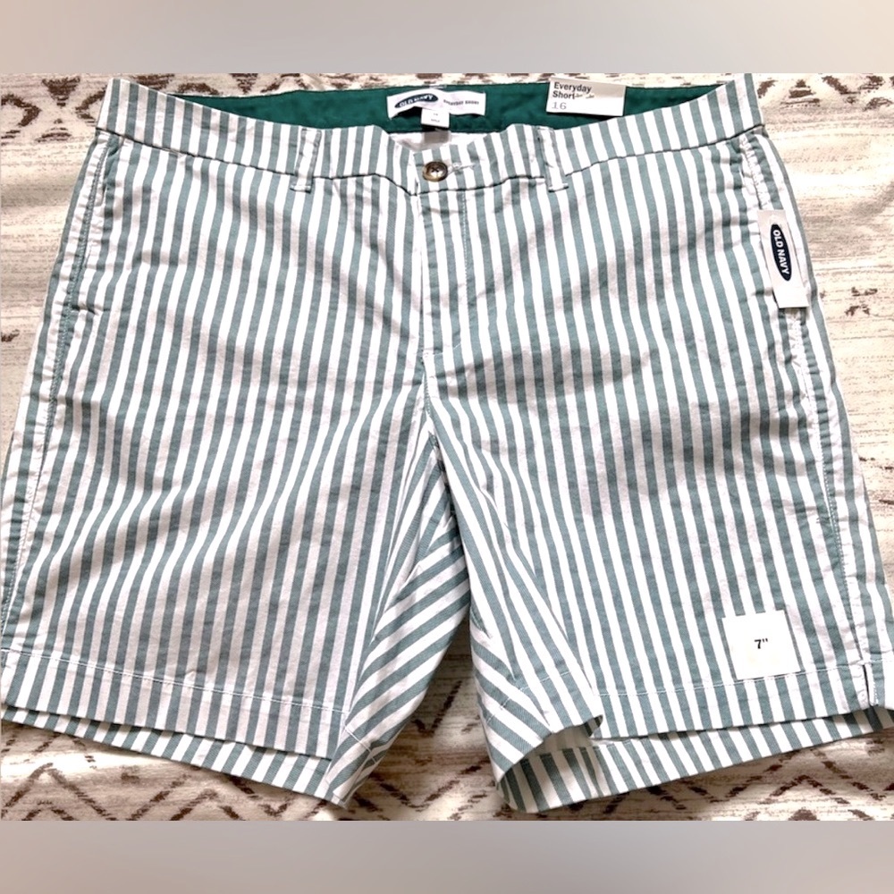 NWT Sz 16 Old Navy Everyday Shorts, green / white stripe, 7” inseam. Very cute!